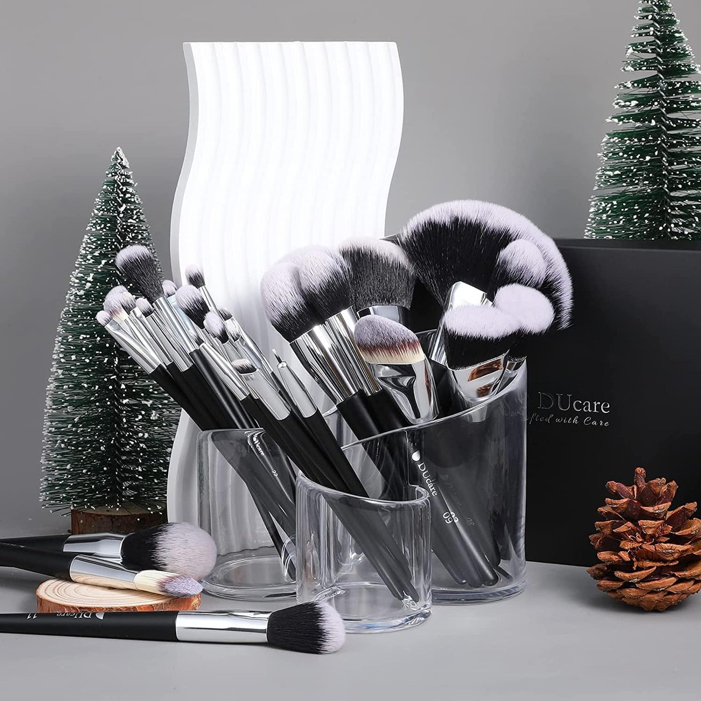 Premium 32-Piece Professional Makeup Brush Set - Synthetic Kabuki, Foundation, Blending, Face Powder, Blush, Concealer, and Eyeshadow Brushes